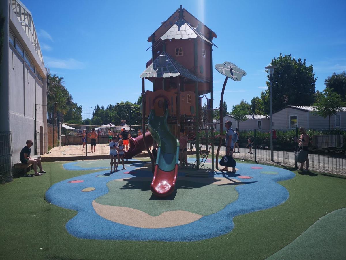 Camping La Carabasse Vias-Plage-T4 Climatise,Tout Confort, Emplacement Calme ! Luaran gambar